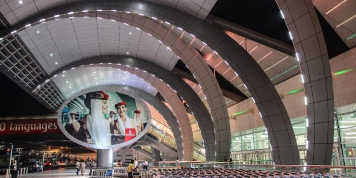 Berita Bandara Dubai Kena Hantam Rudal Iran, 4 Orang Terluka