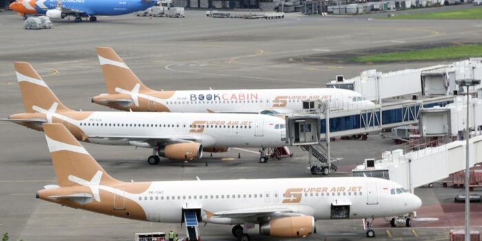 Berita Total 17 Penerbangan dari Bandara Soetta ke Timur Tengah Dibatalkan Berita Total 17 Penerbangan dari Bandara Soetta ke Timur Tengah Dibatalkan