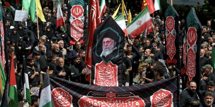 Berita Ayatollah Ali Khamenei Akan Dimakamkan di Kota Suci Mashhad Berita Ayatollah Ali Khamenei Akan Dimakamkan di Kota Suci Mashhad