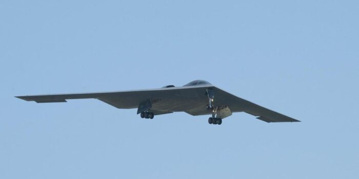 Berita AS Klaim Hancurkan Fasilitas Rudal Balistik Iran Pakai Bomber B-2 Berita AS Klaim Hancurkan Fasilitas Rudal Balistik Iran Pakai Bomber B-2