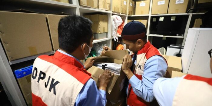 Berita OJK Bekukan 2 Miliar Lembar Saham BEBS Buntut Gorengan Mirae Asset