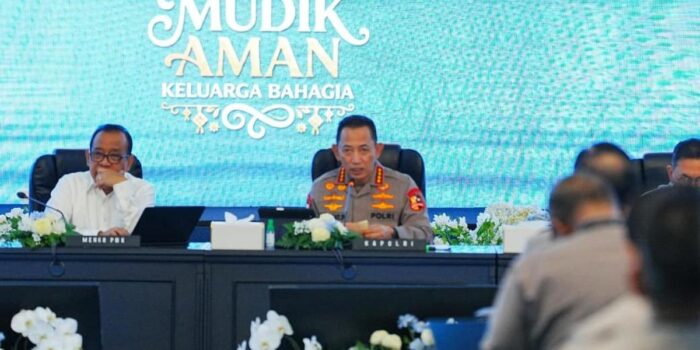 Berita Kebijakan First In First Out Cegah Penumpukan di Pelabuhan