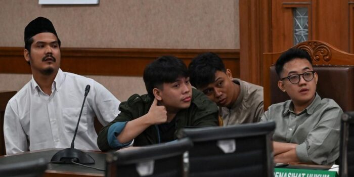 Berita Hakim Bebaskan Delpedro Dkk, Seluruh Dakwaan Jaksa Tak Terbukti