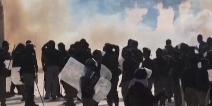 Berita Ricuh Demo di Pakistan Buntut Kematian Khamenei, 21 Orang Tewas