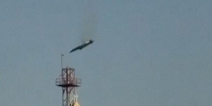 Berita Detik-detik Pesawat Militer AS Jatuh Tertembak Rudal Kuwait