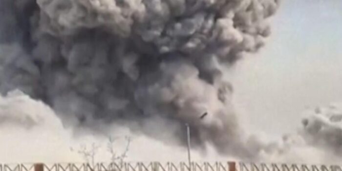 Berita Kepulan Asap di Teheran usai AS-Israel Bom Pusat Komando Militer Iran