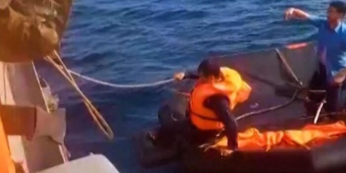 Berita Detik-detik Angkatan Laut Sri Lanka Selamatkan Awak Kapal Iran