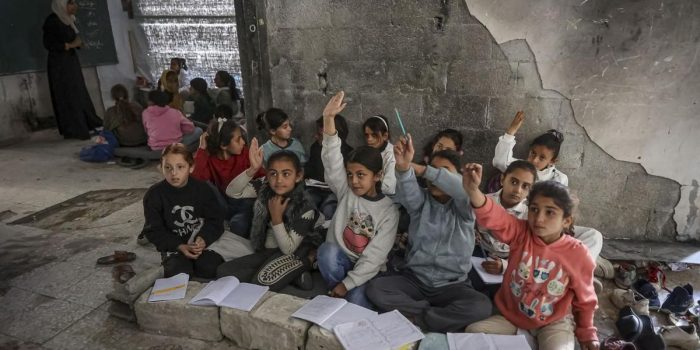 Berita Semangat Anak Palestina Merajut Asa di Tenda Sekolah Darurat