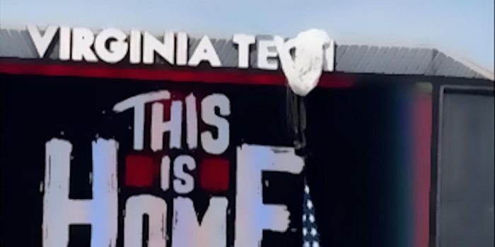 Berita Detik-detik Penerjun Payung AS Tabrak Videotron