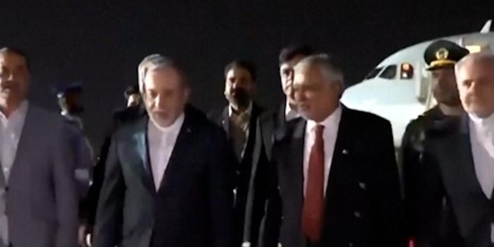 Berita Menlu Iran Tiba di Pakistan di Tengah Upaya Perdamaian dengan AS
