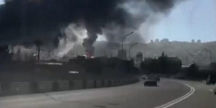 Berita Serangan Drone Ukraina Picu Kebakaran Besar Kilang Minyak Rusia