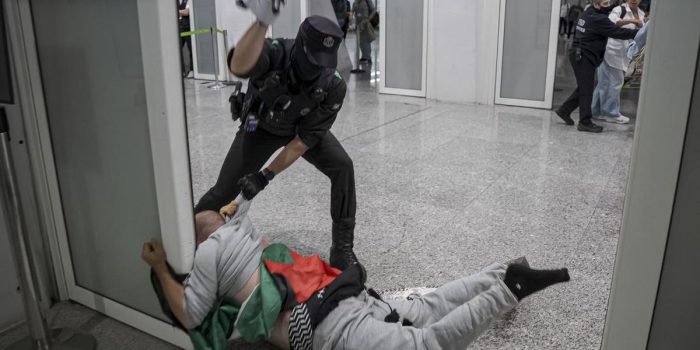Berita Aktivis GSF Lepas dari Penjara Israel, Digebuk Polisi Spanyol