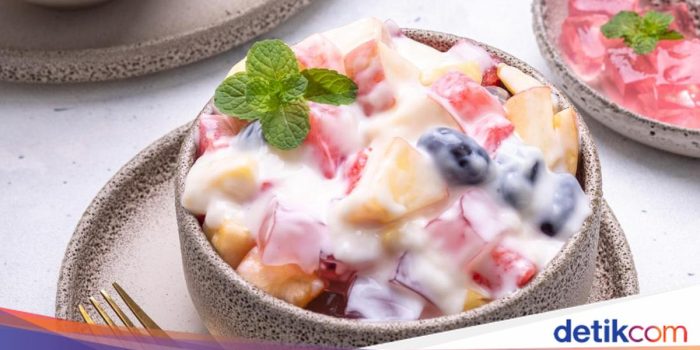 Pahami- Resep Salad Buah Creamy dengan Saus Mayo Topping Keju yang Nikmat