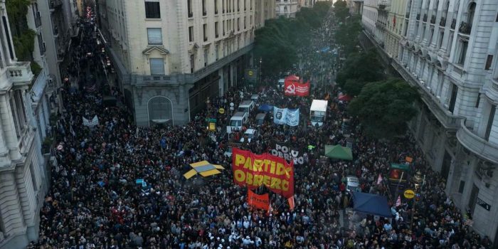 Berita Demo Besar di Argentina Tolak Pemotongan Anggaran Pendidikan Tinggi