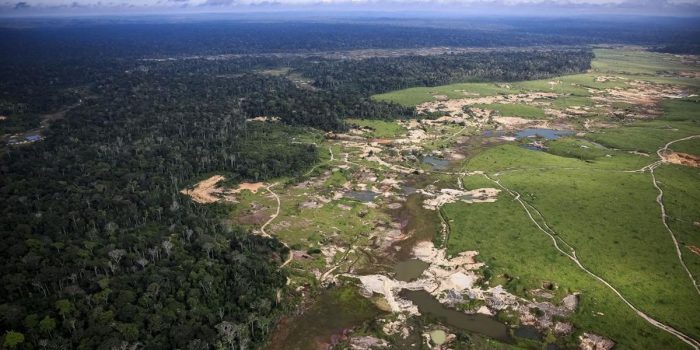 Berita Enam Menit dari Kertas Kosong ke Tambang Ilegal Raksasa