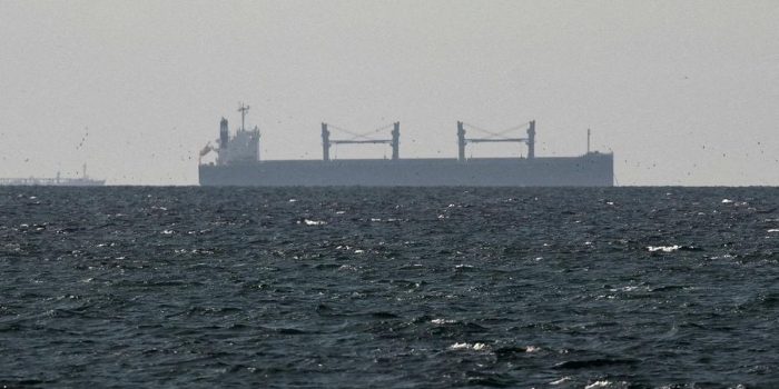 Berita Kapal Tanker Minyak Korsel Lewati Selat Hormuz