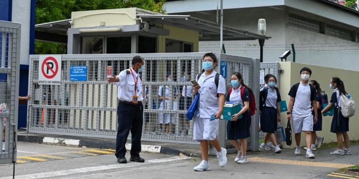Berita Singapura Terapkan Hukum Cambuk Pelajar Laki-laki Pelaku Bullying