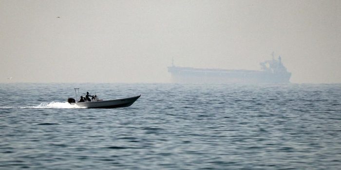Berita Kapal Tanker Korsel Diserang Objek Tak Dikenal di Selat Hormuz