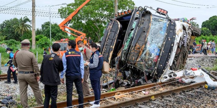 Berita 8 Orang Tewas dan 25 Lainnya Luka-luka