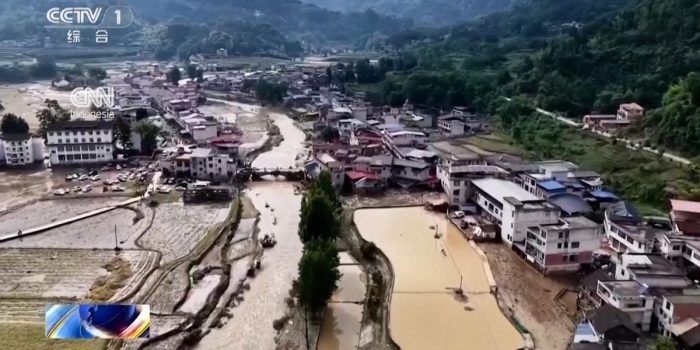 Berita 21 Orang Meninggal Dunia Akibat Banjir Bandang di China Berita 21 Orang Meninggal Dunia Akibat Banjir Bandang di China