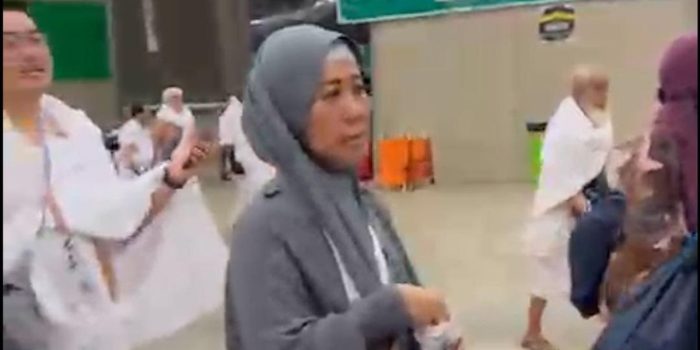 Berita Menkomdigi Meutya Hafid Tunaikan Ibadah Haji