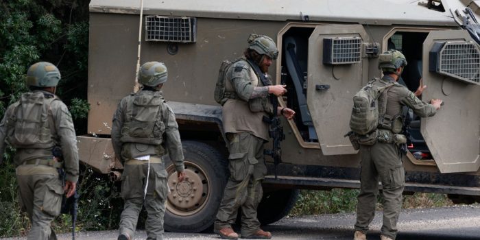 Berita Pasukan Israel Invasi Lebanon, Bongkar hingga Menjarah Rumah Warga